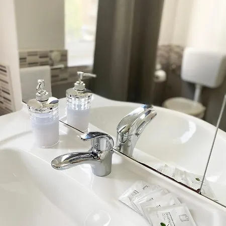 Easyrooms One ゲストハウス