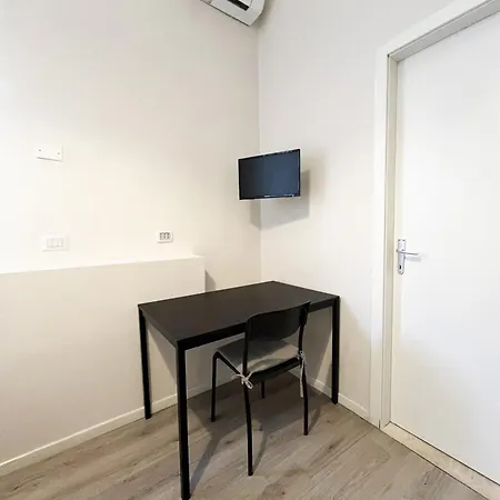 Easyrooms One 3* 파르마