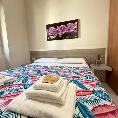 Easyrooms One ゲストハウス