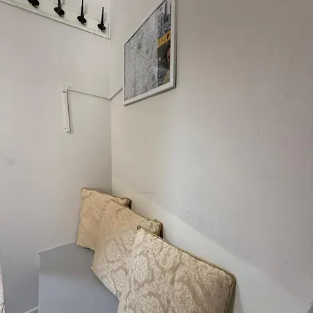 ゲストハウス Easyrooms One パルマ