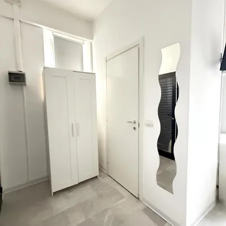 ゲストハウス Easyrooms One 3*