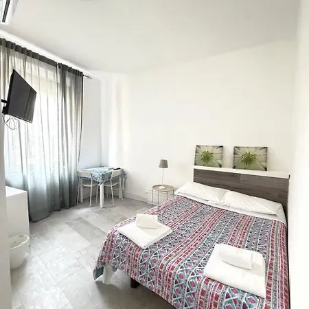 Easyrooms One 3* 파르마