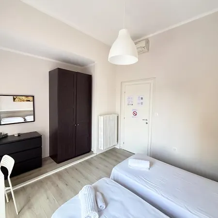 ゲストハウス Easyrooms One パルマ