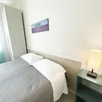Easyrooms One ゲストハウス