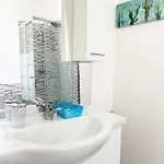 Easyrooms One ゲストハウス 3*