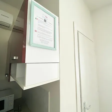 Easyrooms One * Parma