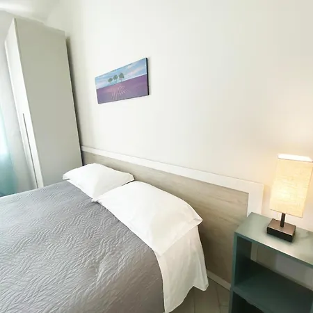 Easyrooms One ゲストハウス