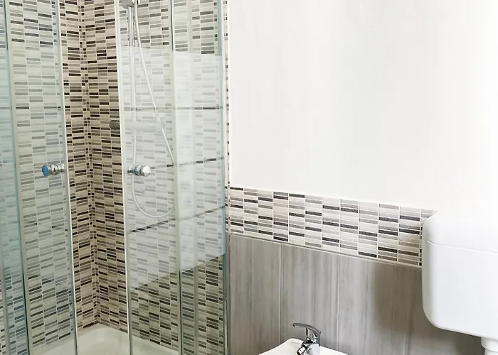 Easyrooms One Konukevi Parma