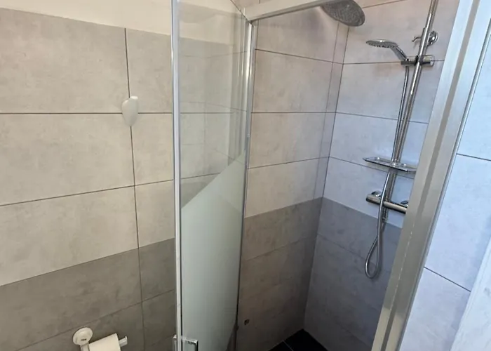 Easyrooms One Konukevi Parma