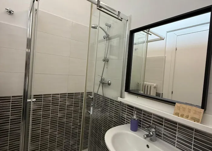 Easyrooms One Konukevi Parma