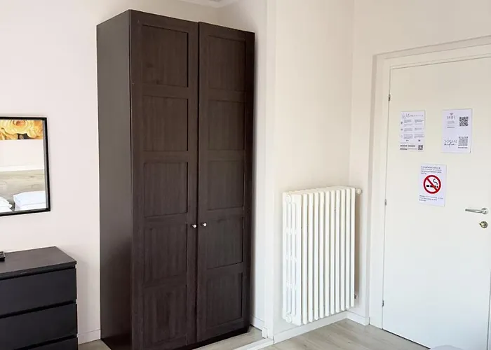 Easyrooms One Konukevi Parma